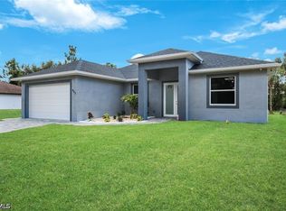 407 Columbus Ave, Lehigh Acres, FL 33972