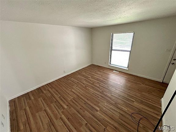 3rd image of 1436 Leroy Ave