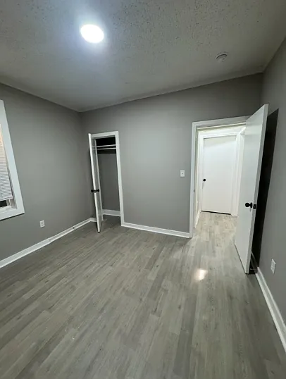 1006 Emmie St — Photo 9