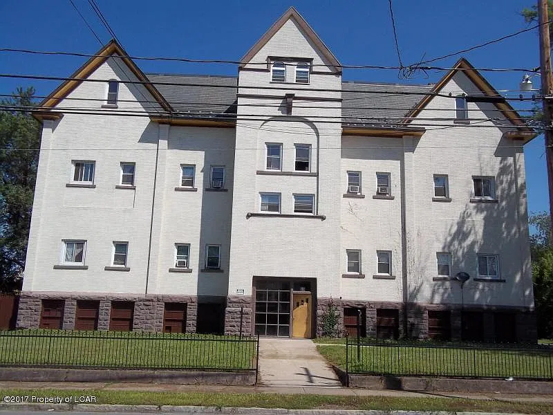 89 Carey Ave — Photo 2