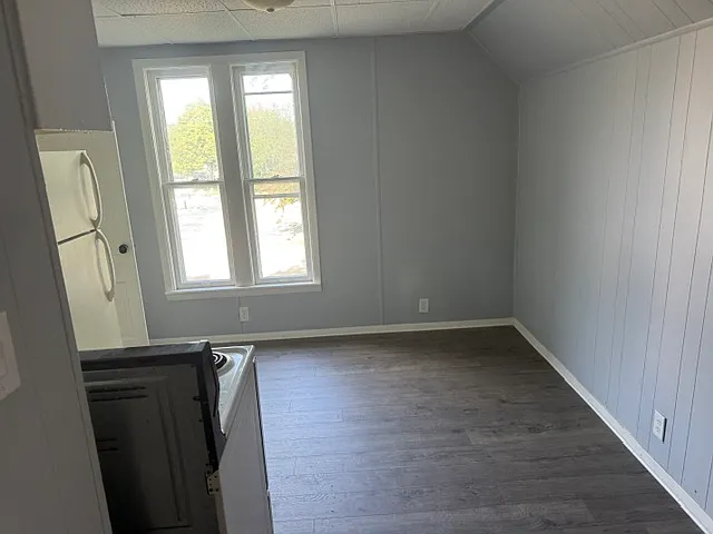 901 W Beardsley Ave #D — Photo 3