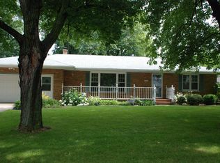 7015 Delaware St, Merrillville, IN 46410