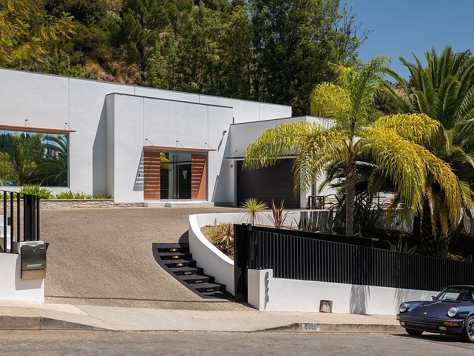 1st image of 9229 Robin Dr