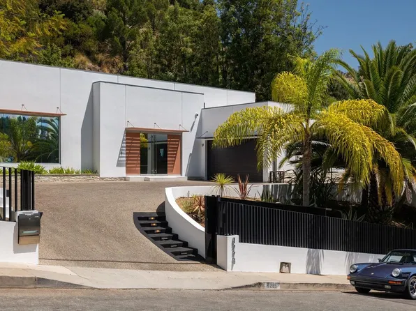 9229 Robin Dr, Los Angeles, CA 90069