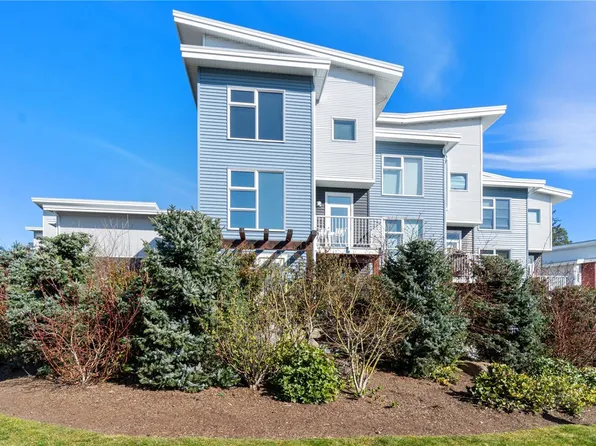 1800 Summerhill Pl #103, Nanaimo, BC V9S 0C7