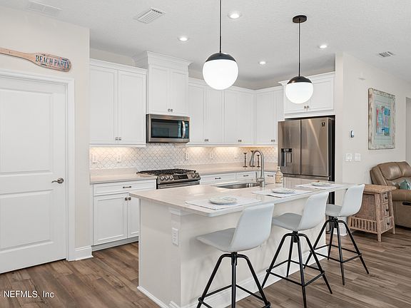 3rd image of 146 VOYSEY Place