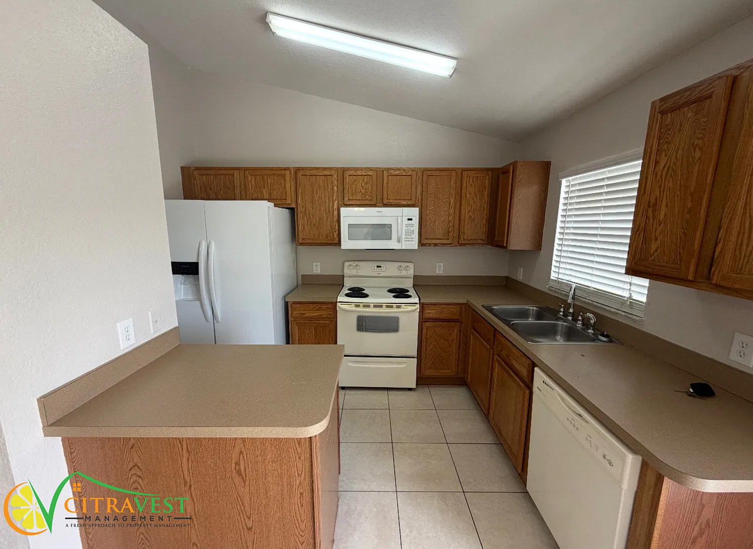 3 Bedroom, 2 Bath in Winter Haven Available! — Photo 3