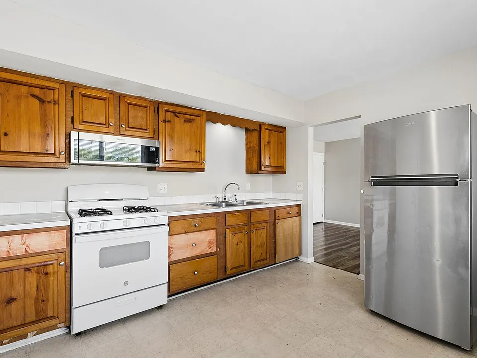 4996-4998 Northtowne Blvd