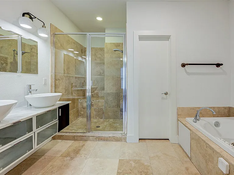 1515 Crockett St — Photo 12