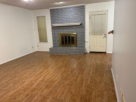 3rd image of 3140 N Malinda Dr
