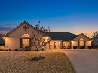 223 Golfers Way, Azle, TX 76020