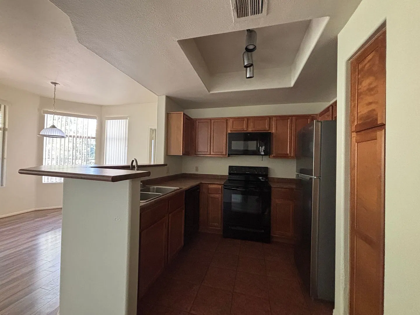 2nd Floor, 2 bedroom and 2 bath condo — Photo 3