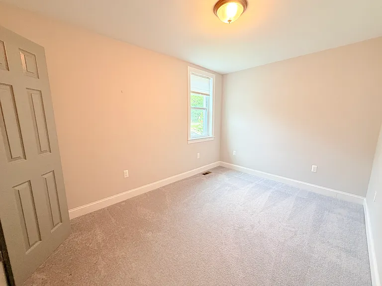 9133 Baltimore St — Photo 17