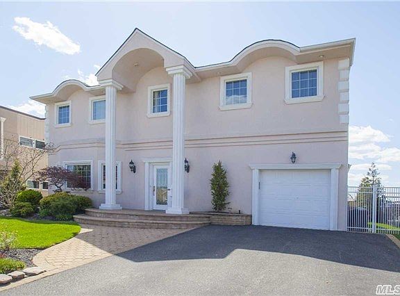 2nd image of 2583 Glenn Dr