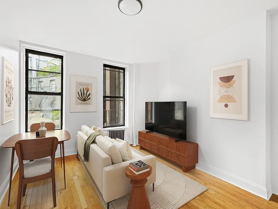 18 Cornelia St #1
