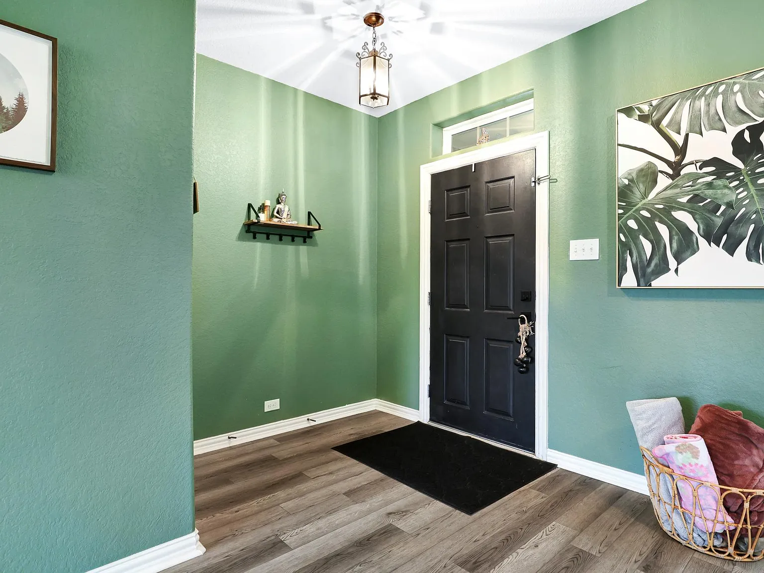 3 bed, 2.5 bath, 2173 sqft, $2,800 — Photo 3