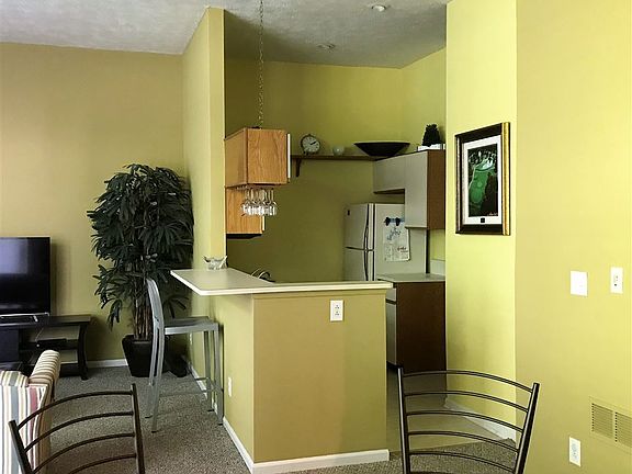 3rd image of 9732 S Bay Pointe Ln #8