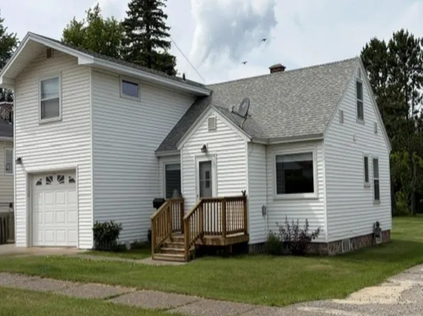 2215 Selmser Ave, Cloquet, MN 55720