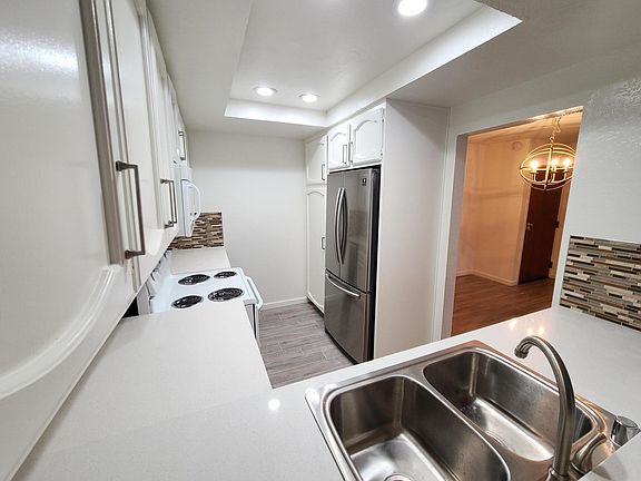 3rd image of 7210 Apricot Dr