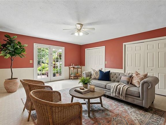 2nd image of 783 Pine Ridge Dr