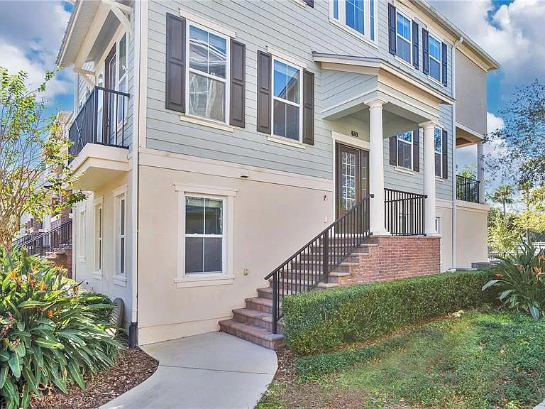 921 Taramundi Dr — Photo 2