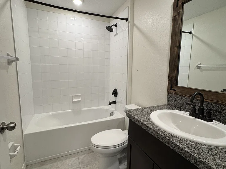 13009 Majestic Garden Ln — Photo 32