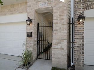 5835 Darling St, Houston, TX 77007