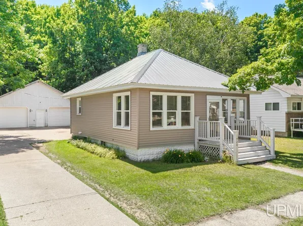 1924 Ledge St, Niagara, WI 54151