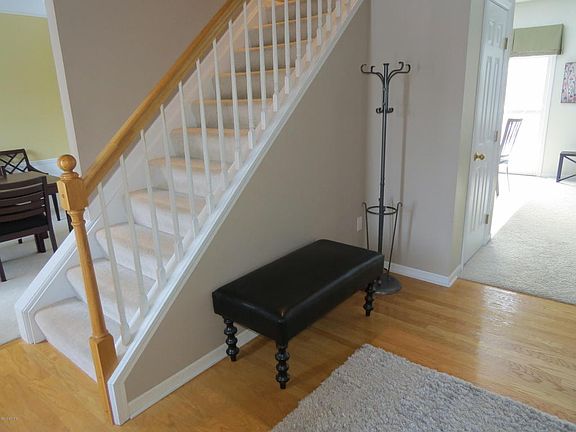 4th image of 1255 Farnsworth Ave SE
