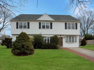 2675 Evans Rd, Oceanside, NY 11572