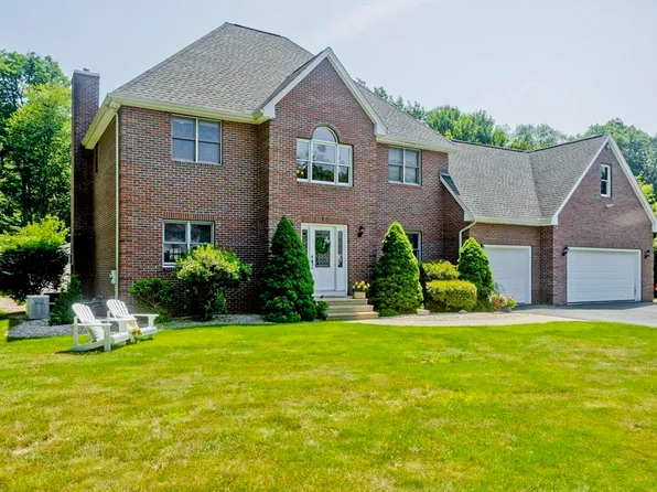 10 Victoria Ln, Wilbraham, MA 01095