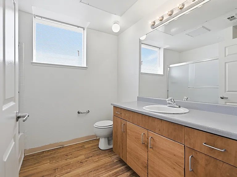 Pinecrest Apartments — Photo 34