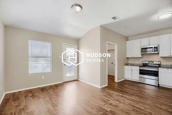 7406 Lake Front Trl — Photo 8