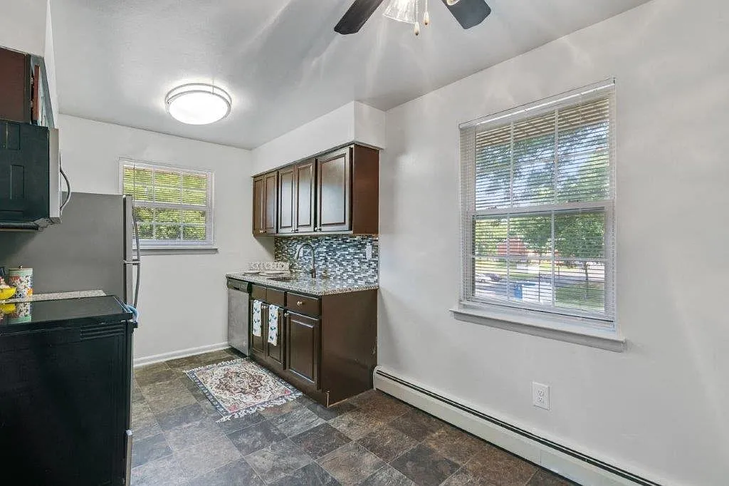Roberts Mill Apartments and Townhomes — Photo 2