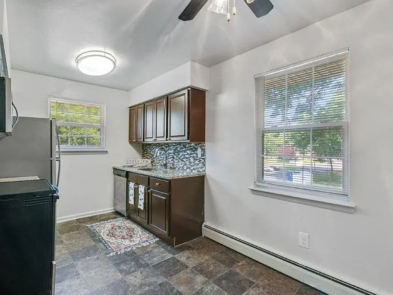 Roberts Mill Apartments and Townhomes — Photo 2