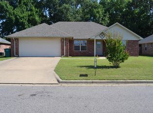 2023 E 20th St, Russellville, AR 72802
