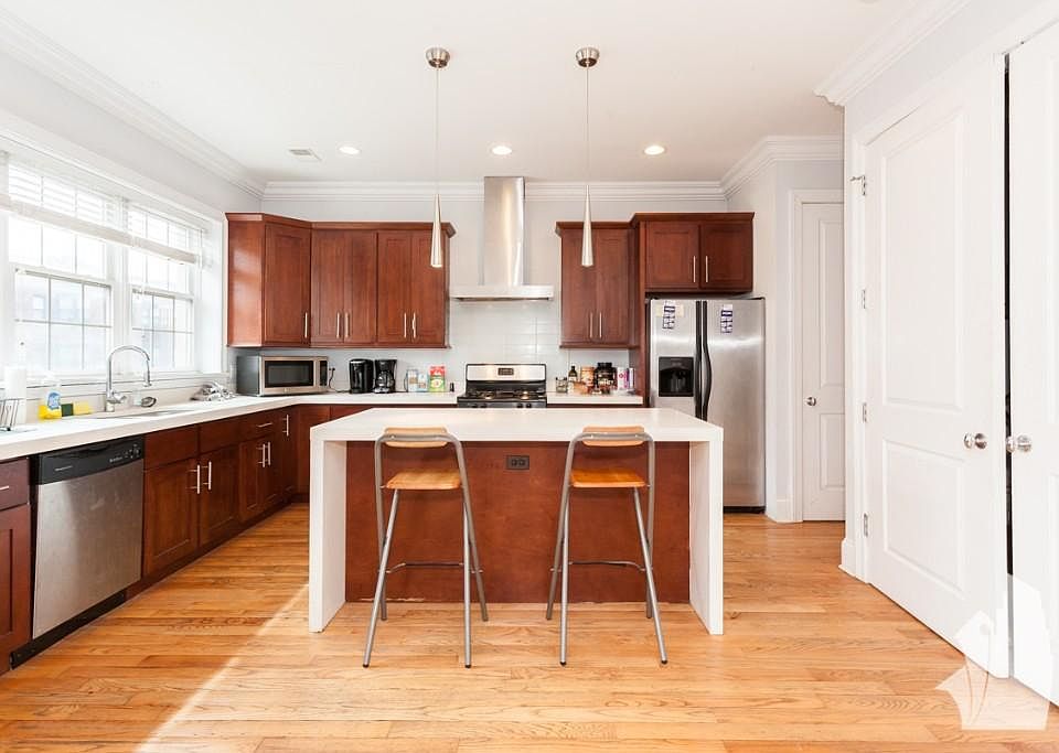 1st image of 3718 N Wilton Ave #3JC