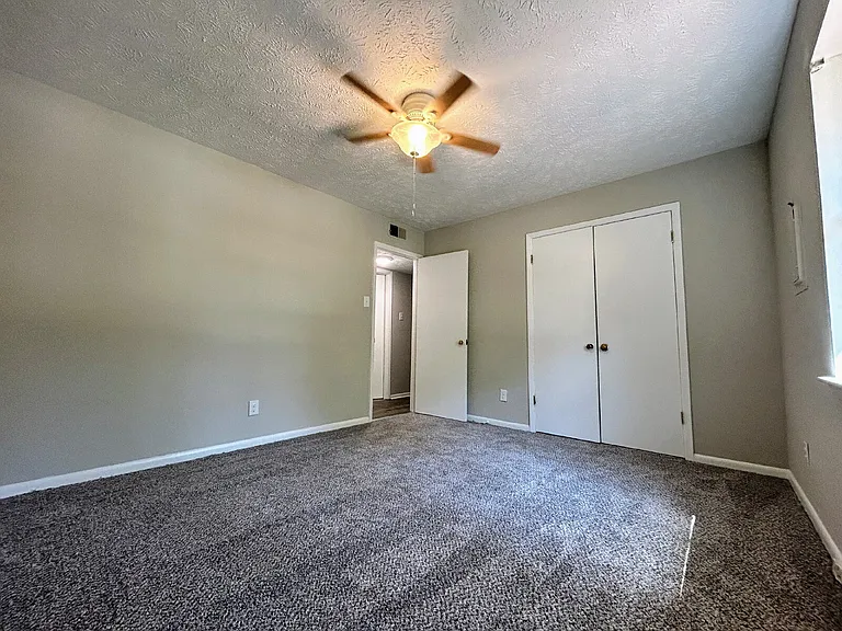 633 Mosswood Ln — Photo 12