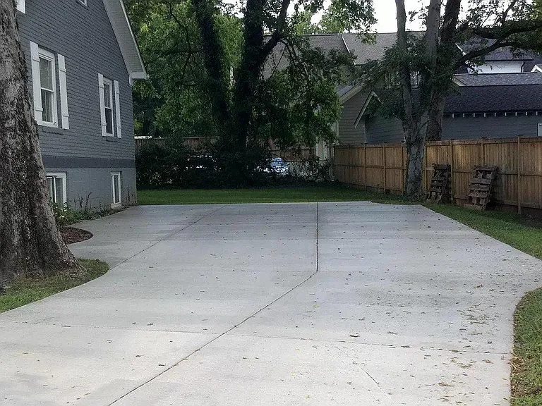 2609 W Kirkwood Ave — Photo 2