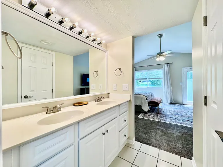 6556 Yankee Rd — Photo 22