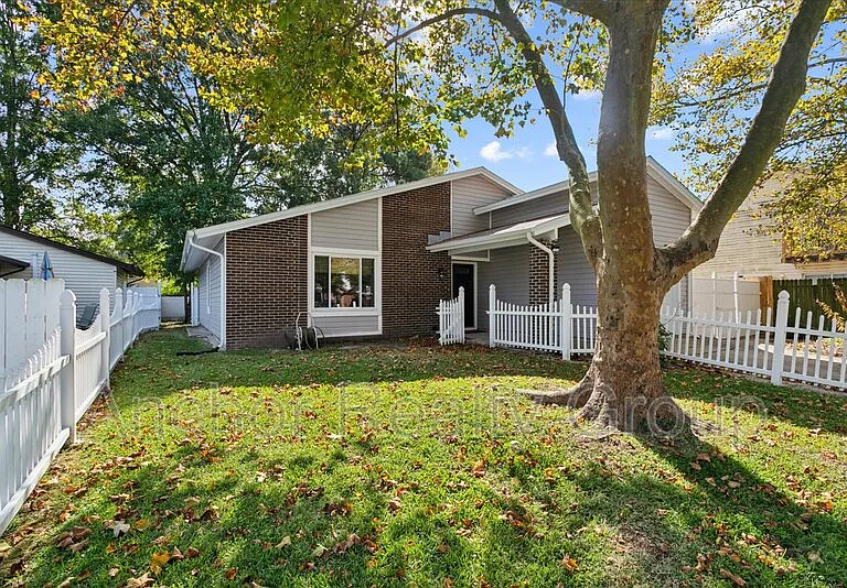630 Orangewood Dr — Photo 3