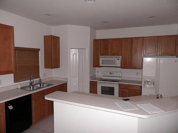 4th image of 8214 Cypress Breeze Way