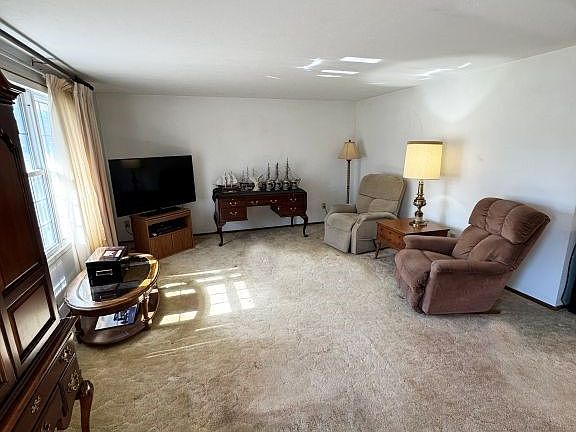 2nd image of 33562 Bainbridge Rd