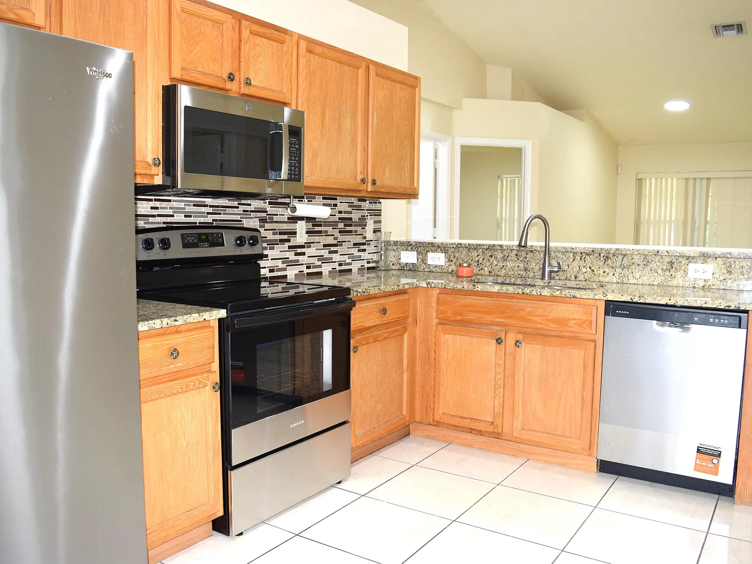 4 bed, 2.0 bath, 1360 sqft, $3,500 — Photo 4