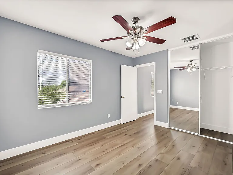 2422 E Olivine Rd — Photo 30