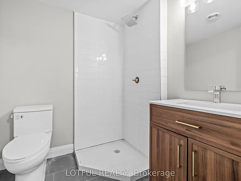 516 Tweedsmuir Ave W #A — Photo 7