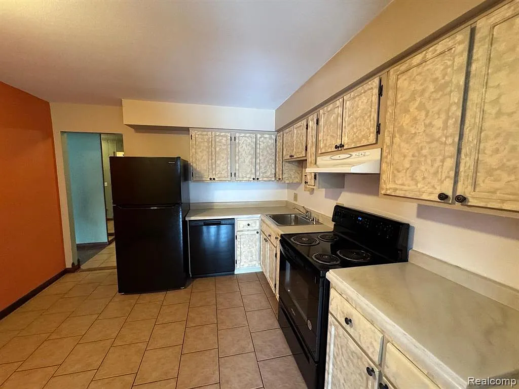 2 bed, 1428 sqft, $1,600 — Photo 3