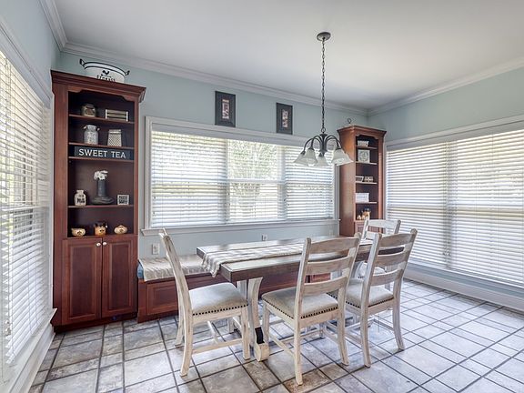 5th image of 9000 Twin Oaks Ln