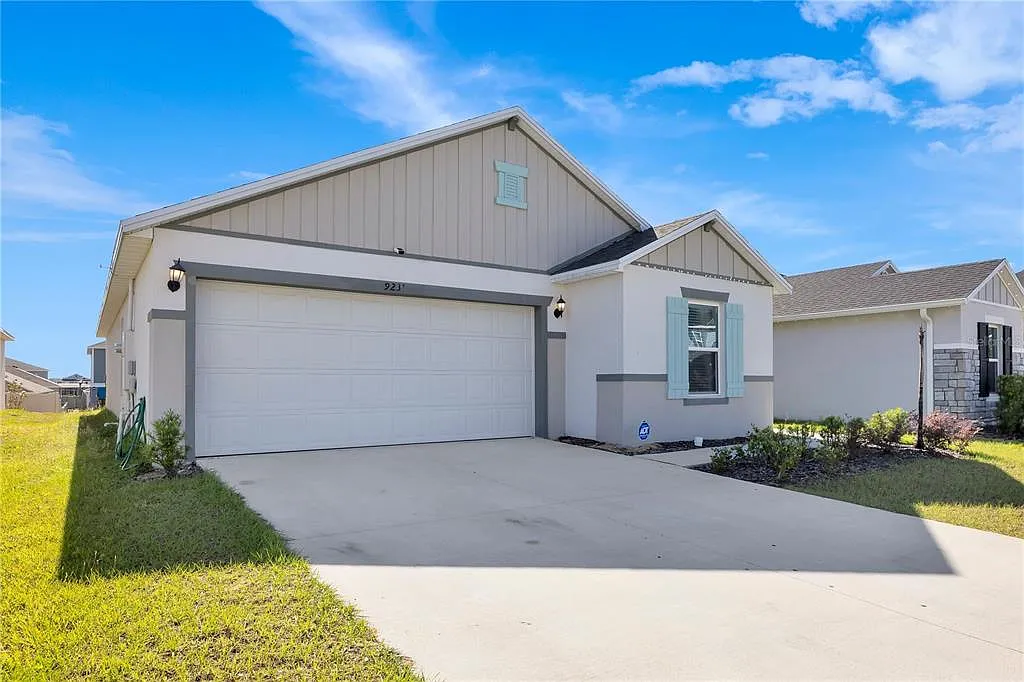 3 bed, 2.0 bath, 1588 sqft, $2,200 — Photo 2