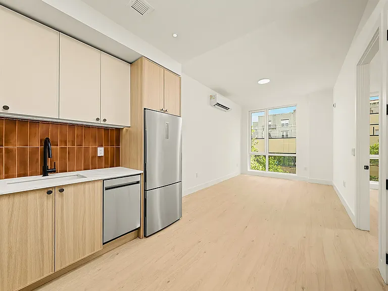 733 Lincoln Pl #1208 — Photo 2